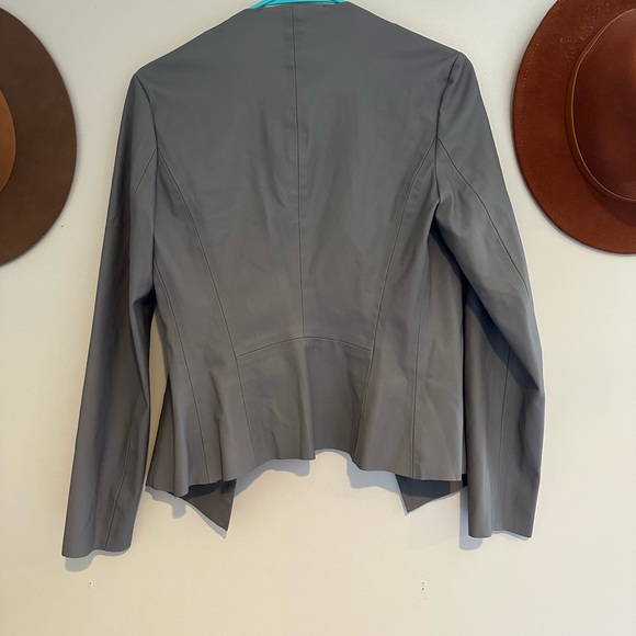 Like new Zara basic jacket. - Picture 5 of 14